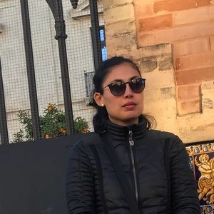 Meet your Posher, Lauren